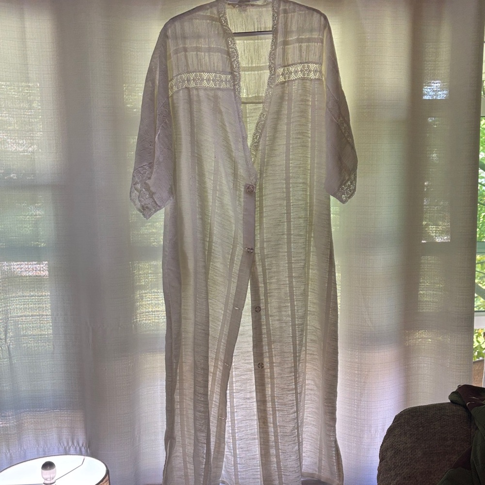 Tiffany Loungewear vintage Sheer White Lace-Trimmed cotton robe